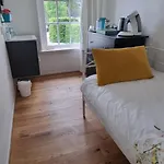 Beautiful Renovated Πανσιόν *