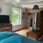 Πανσιόν Beautiful Renovated *