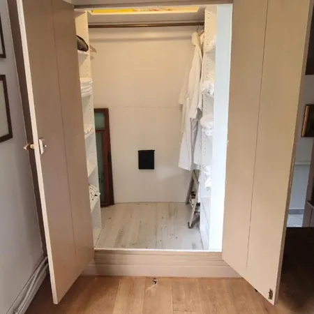 Guest house Beautiful Renovated Ankeveen